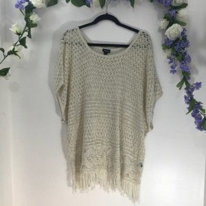 WHITE CREAM TORRID OPEN KNIT PONCHO TASSLED DETAIL